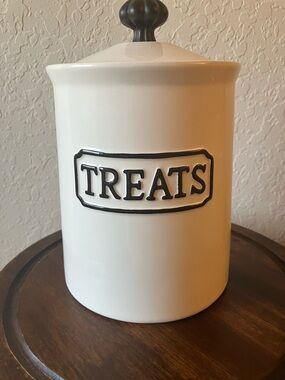 THL: Cream “Treats” Canister- light crazing on lid